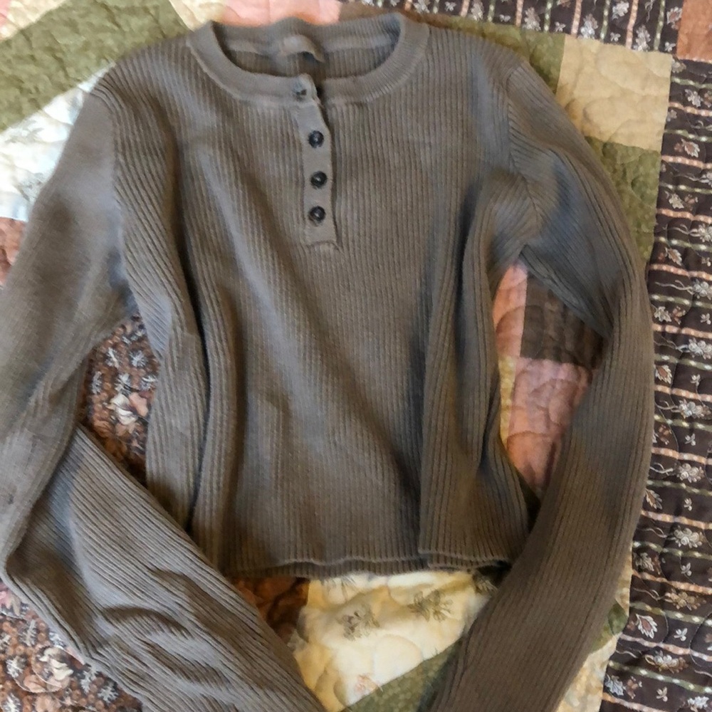 Brandy Melville/john Galt light brown women’s cropped sweater